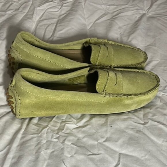 Coach and Four Lime Green Suede Loafers NWOT Size 6.5 M - Picture 1 of 9